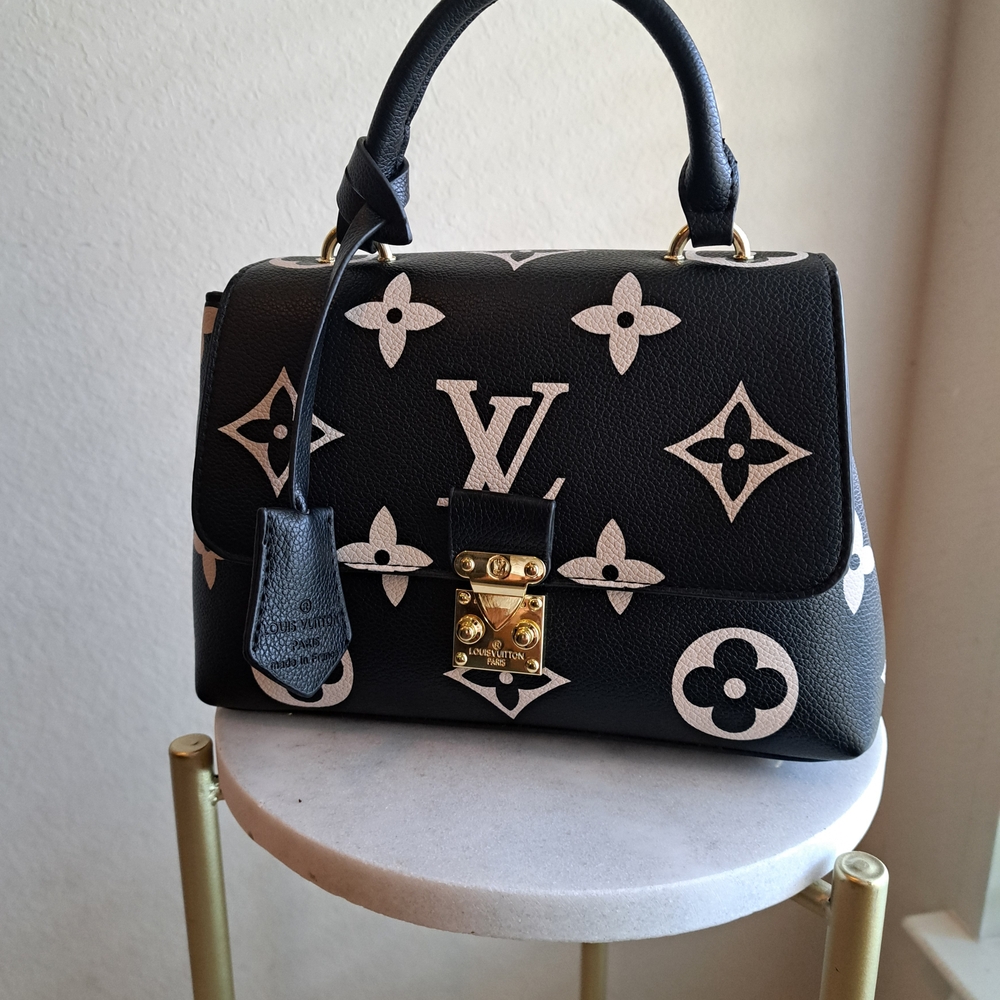 Stylish. Black and Cream Satchel